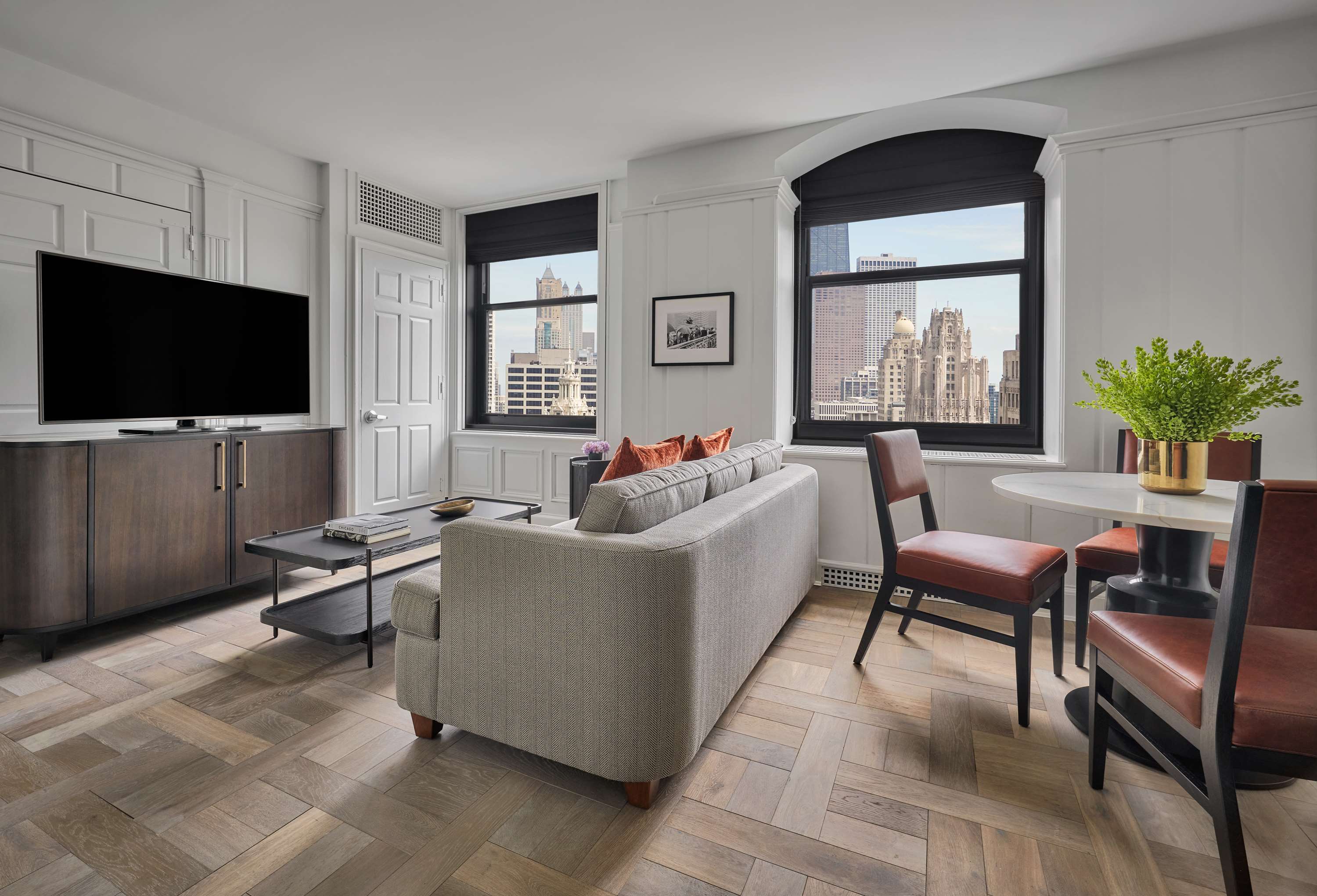 The image of Carbon Suite