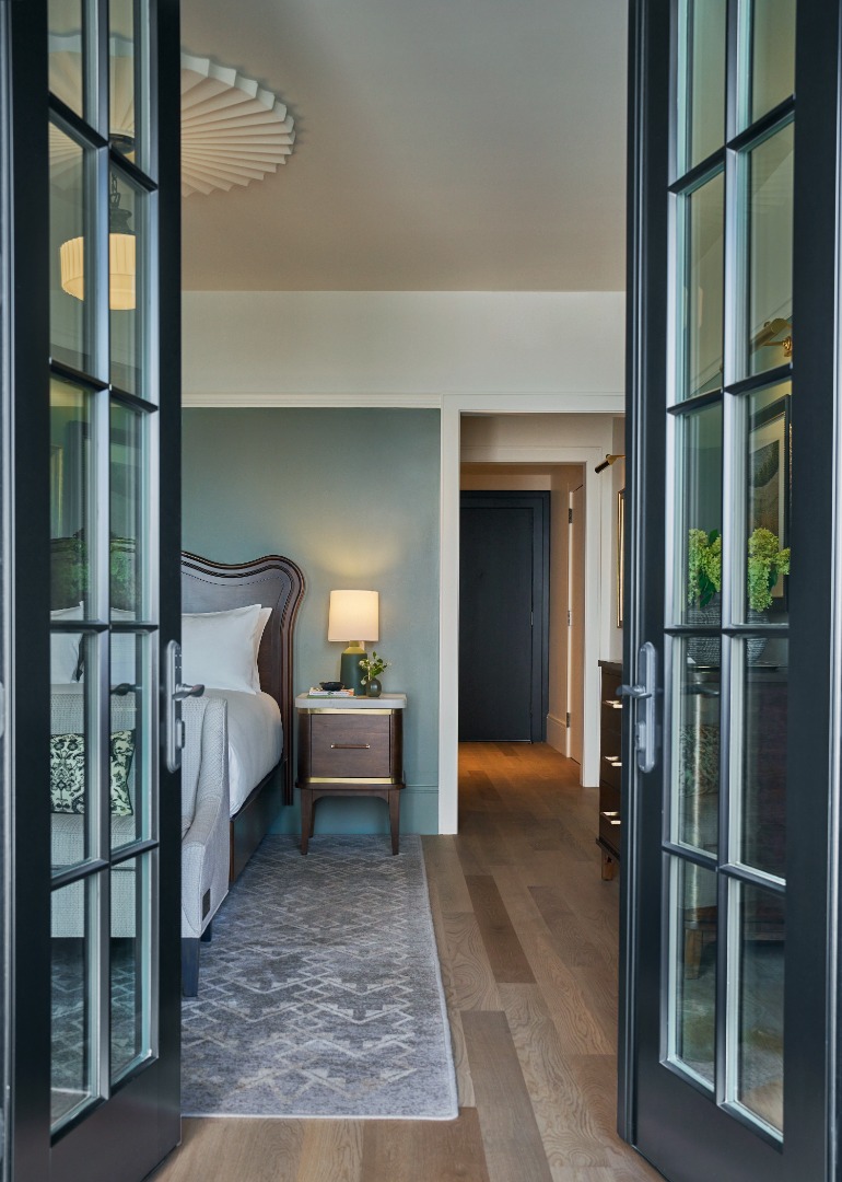 The image of Deluxe Estate Queen Queen