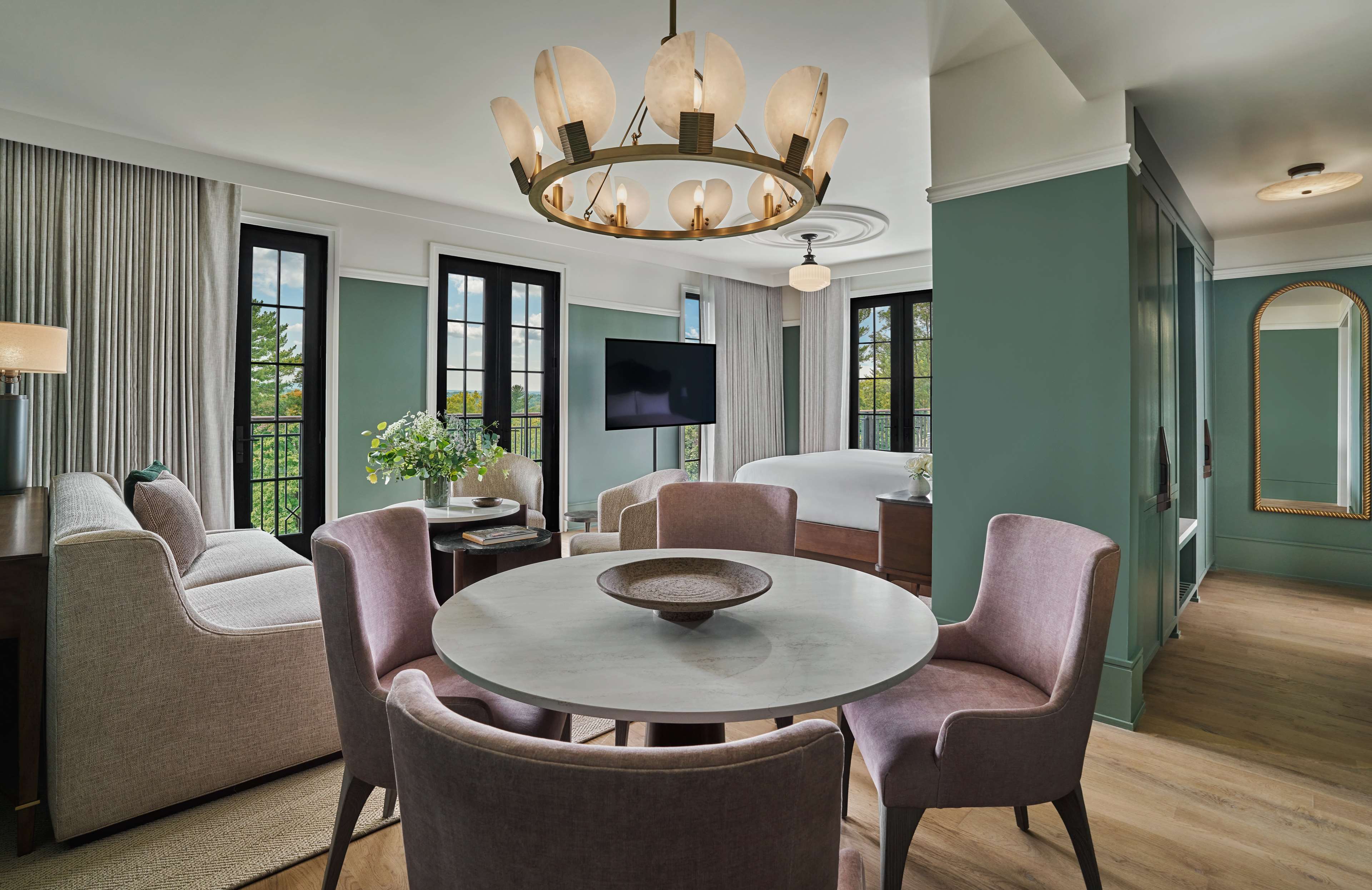 The image of Deluxe Estate Studio