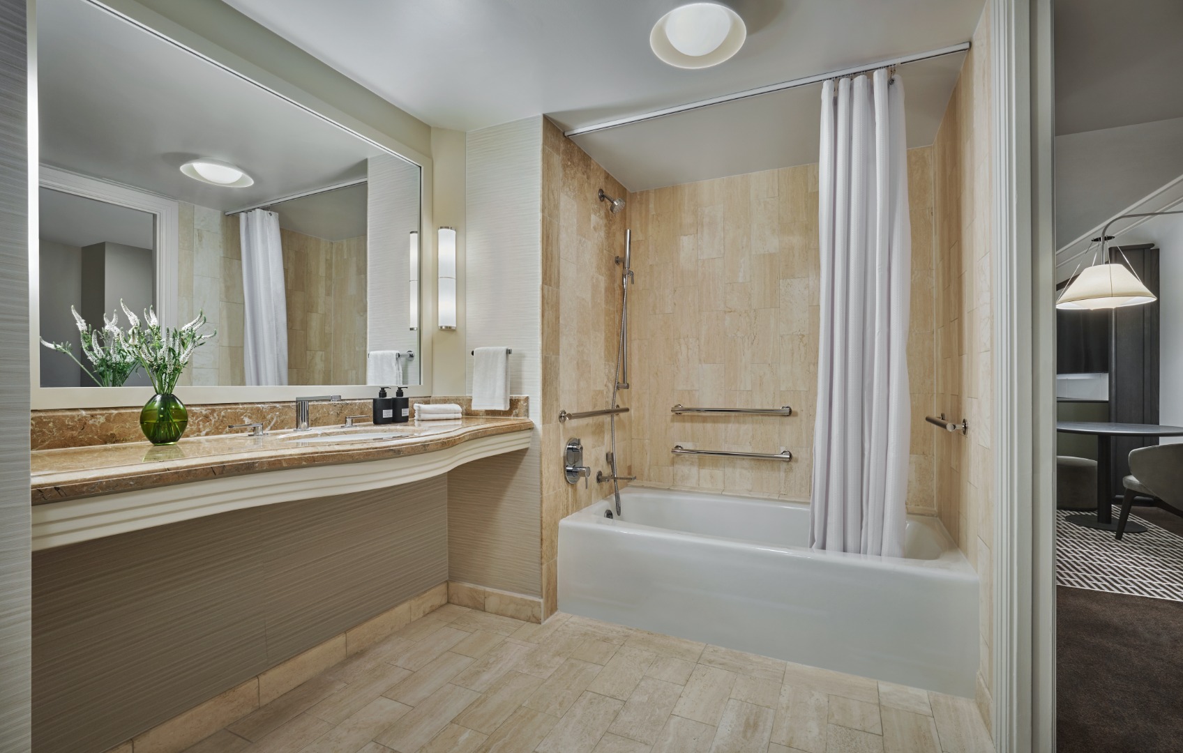 The image of Garden Queen Queen Accessible